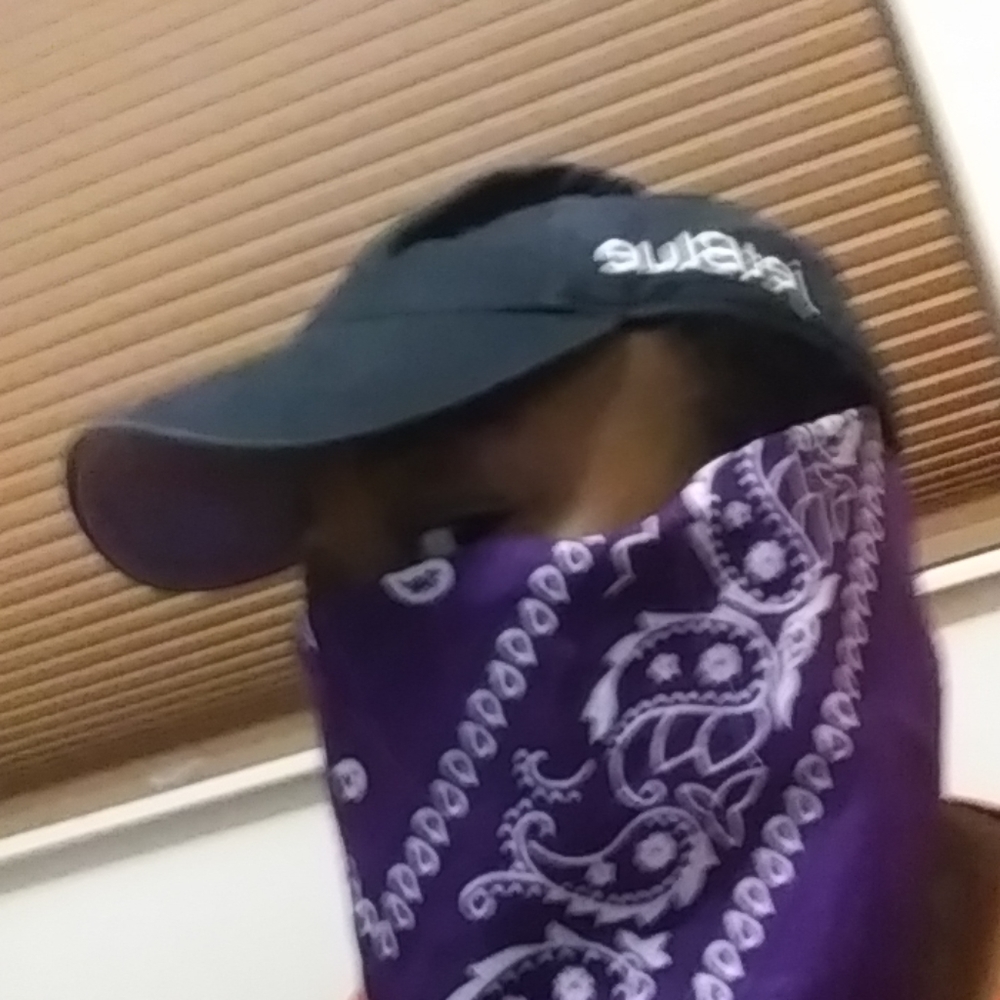 Face mask that covers the face
